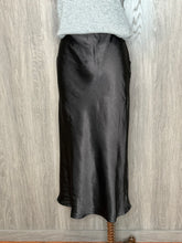 Load image into Gallery viewer, Swing Skirt