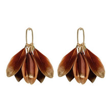 Load image into Gallery viewer, Gold Feather Earrings
