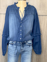 Load and play video in Gallery viewer, Lauren Blouse
